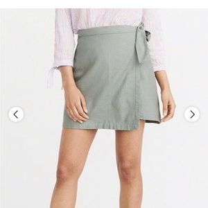 SOLD - Abercrombie and Fitch wrap skirt - XS